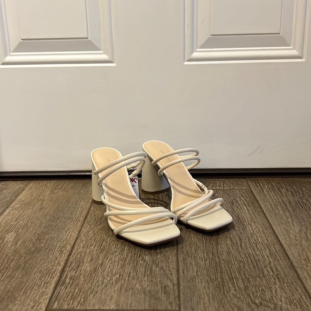 BNWT Nine West Strappy Block Heel Sandals